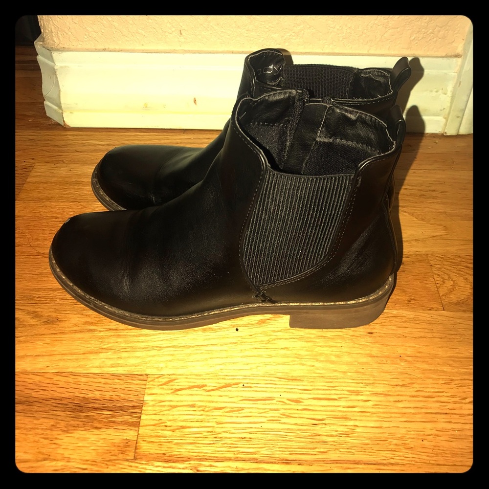 Black Chelsea booties